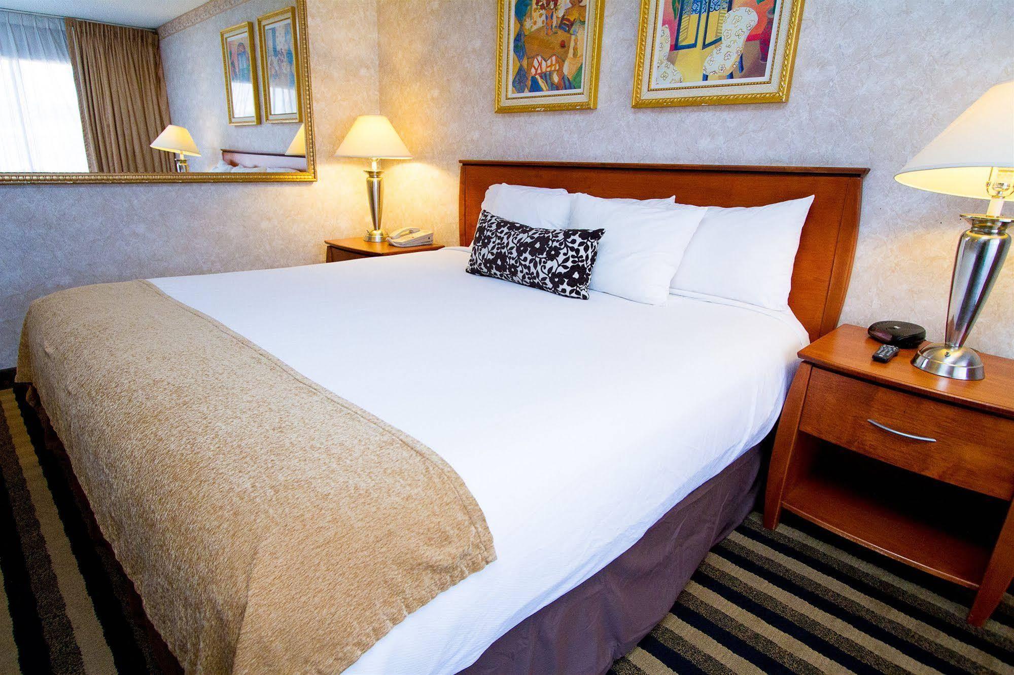 Hourglass Hotel, Ascend Hotel Collection ベーカーズフィールド エクステリア 写真