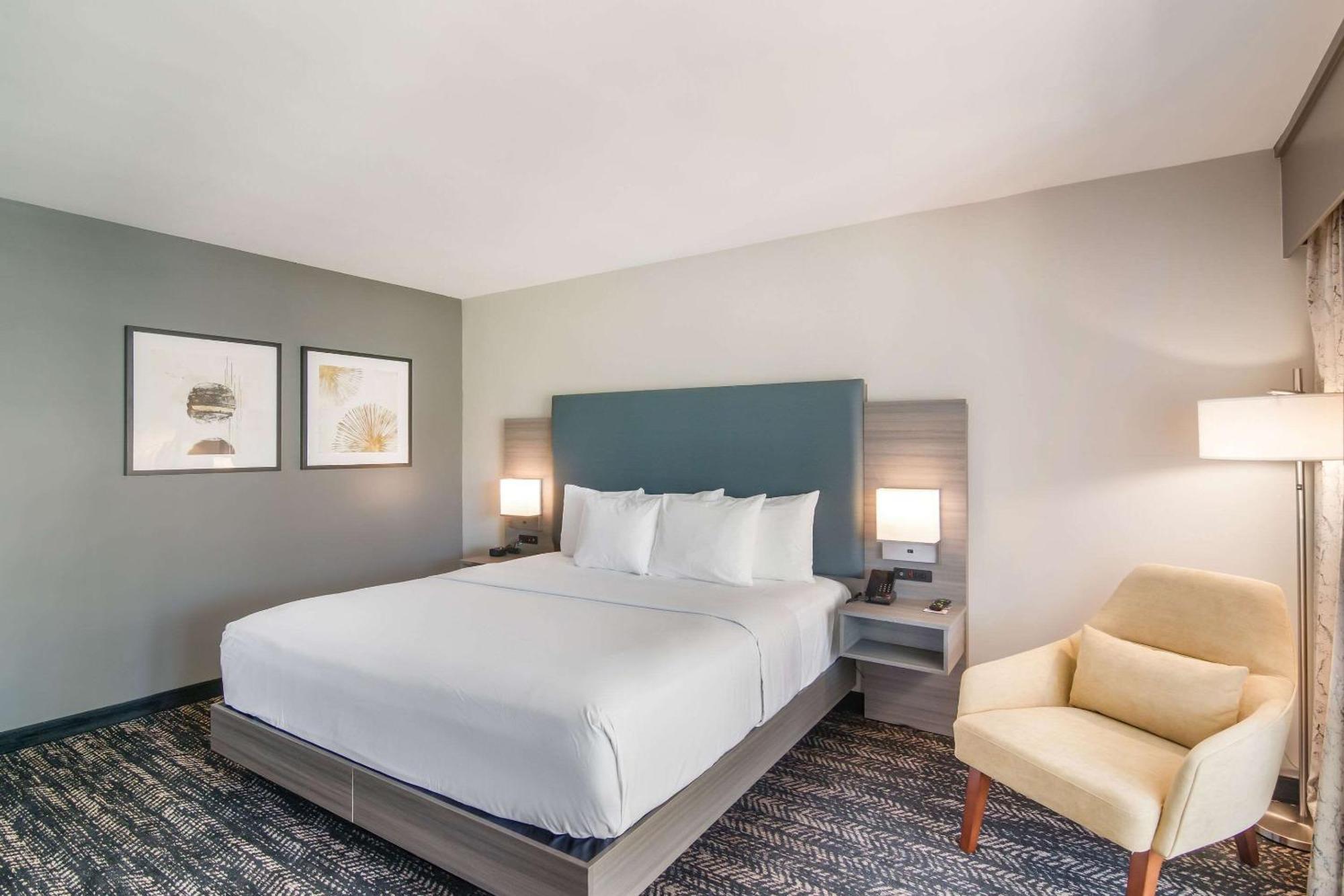 Hourglass Hotel, Ascend Hotel Collection ベーカーズフィールド エクステリア 写真