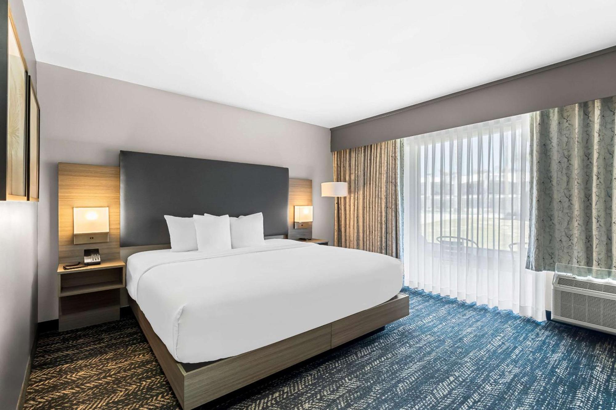Hourglass Hotel, Ascend Hotel Collection ベーカーズフィールド エクステリア 写真